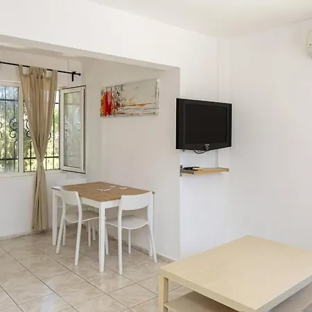 1br Central House Near Shore *