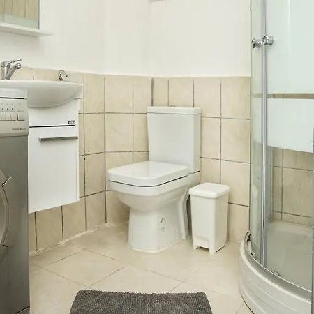 Apartman 1br Central House Near Shore